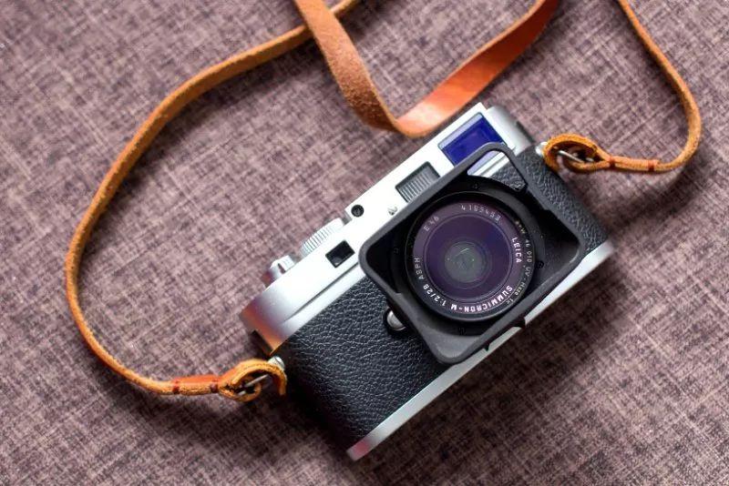 新婚,老婆没有要钻戒,买了一台徕卡