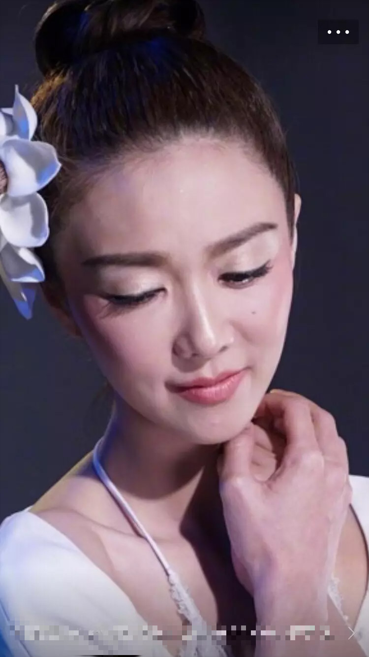 薛凯琪方大同相片素材,薛凯琪正脸照