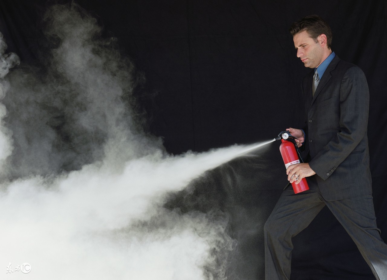 怎么样把吉他弹崩,吉他的音色会越来越差吗