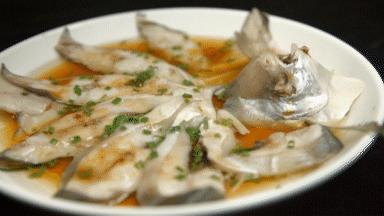 制服一条30年都吃不腻的清蒸鲳鱼，只需要一家米其林必比登餐厅