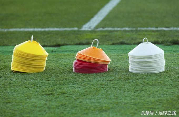 4-2-4阵型优缺点,4-2-3-1阵型的优缺点