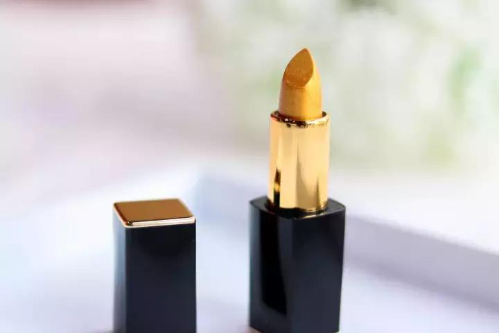 圣诞限定款口红试色,好物推荐口红便携