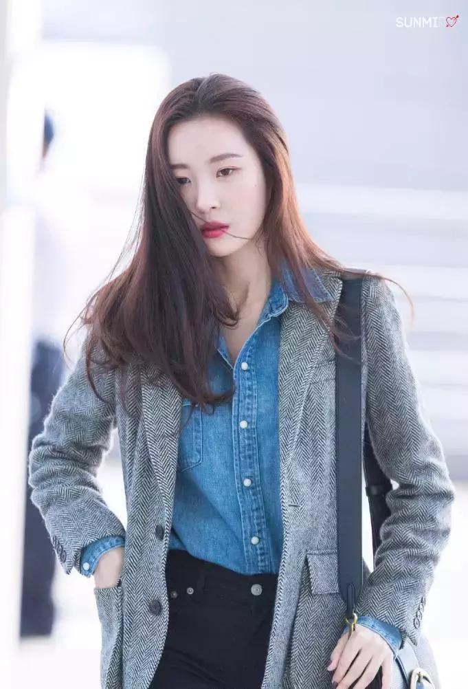 韩国明星穿大衣男,韩国明星都穿什么羽绒服