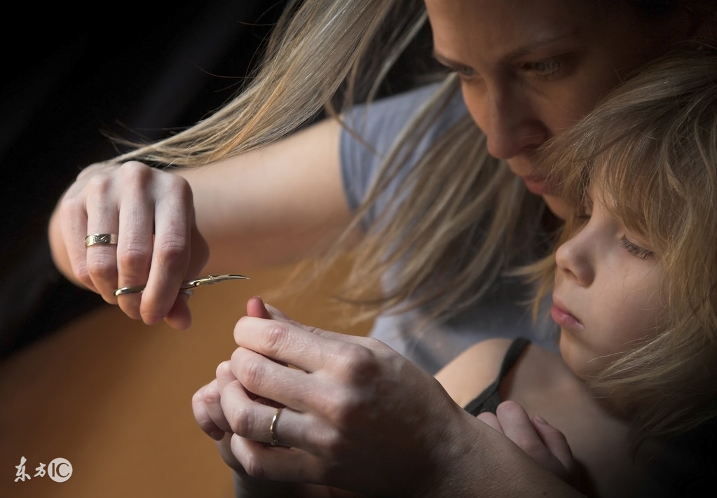 小孩被抓伤有凸起的疤要怎么处理,孩子被抓伤脸怎么办
