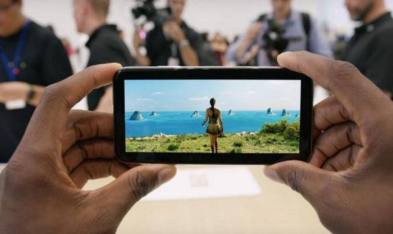 iphonex刘海全屏看电影,iphonex玩游戏半屏