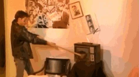 红外线触摸框让电视秒变触摸屏,有一款黑科技能将电视变成触摸屏