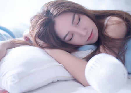 怎样才能解决额头痘痘这个苦恼呢,额头上有痘痘三种方法就能解决