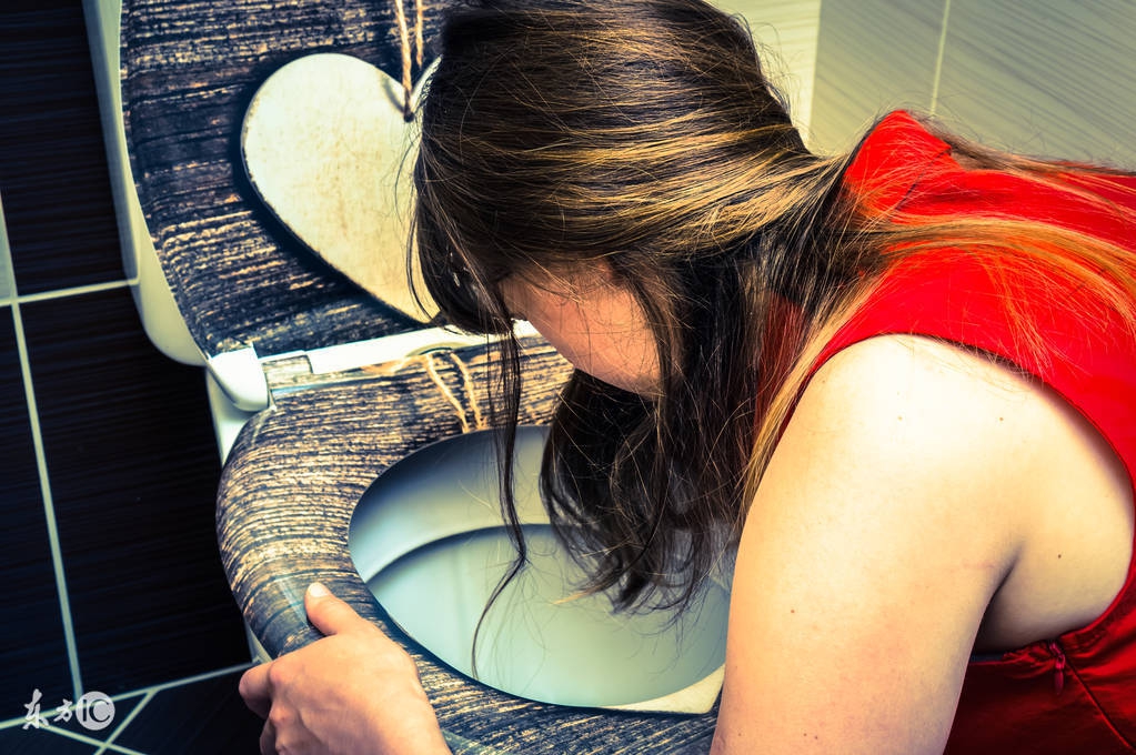 关于怀孕七周孕吐的饮食调节方法，家人需要了解的常识！