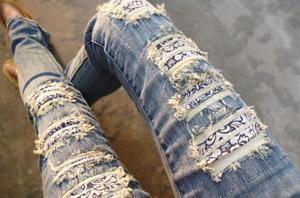 破洞牛仔裤被奶奶修补,破洞牛仔裤被奶奶缝补