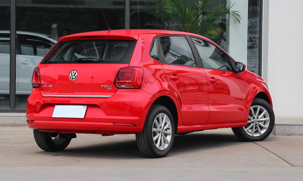 大众polo适合女生代步的敞篷车,代步上下班买polo还是飞度