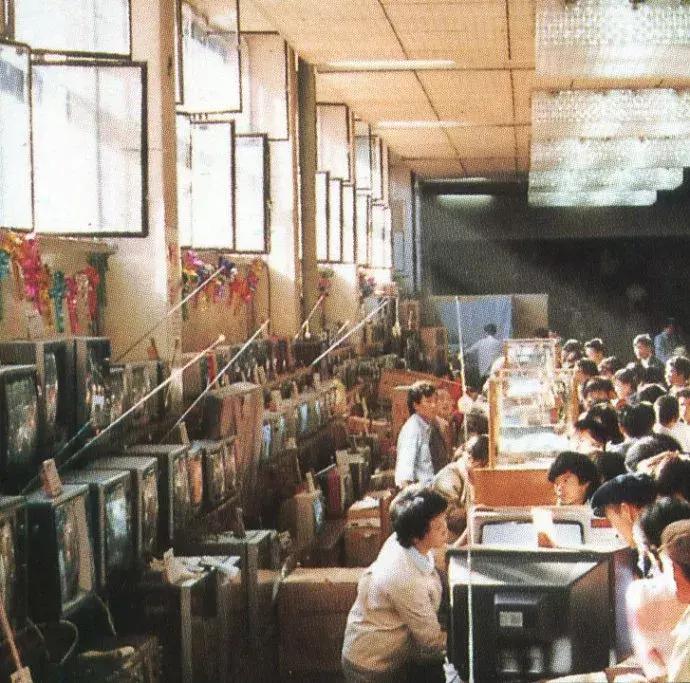 30年前沈阳老照片中街,沈阳市80年代的老照片