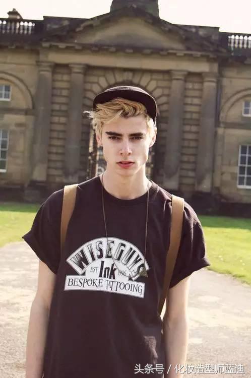 脸小戴什么样的秋冬帽子,秋冬帽子适合圆脸吗