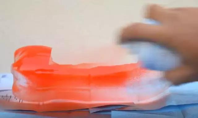 小瓶子手工制作小东西养花,省钱10大养花神器1个塑料瓶做出来