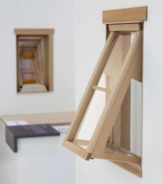 被窗户吓到,小朋友看到窗户吓哭了