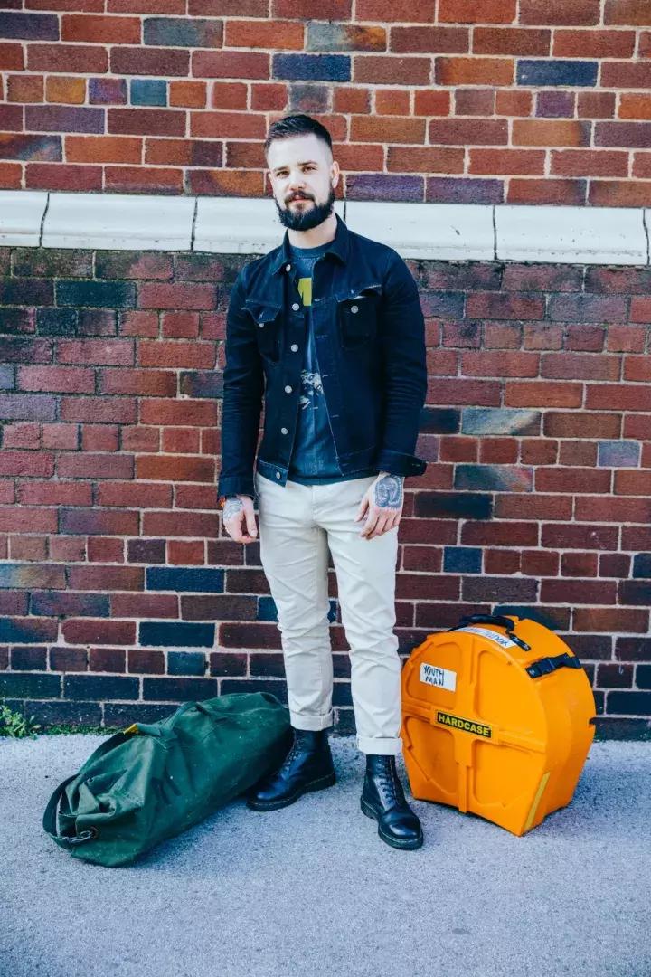 尽管山寨货很多，但谁都想买一双正宗的「Dr.Martens」