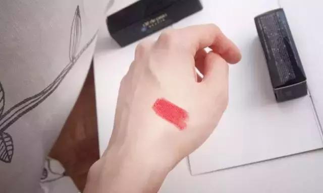 akfm系列哪支口红最好看,第一次买口红买几支