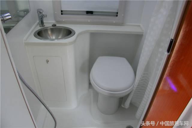 大通v90短轴低顶和大通v80plus,大通v80和大通v80plus的区别