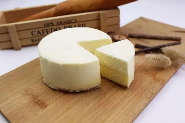 纪梵希37丝绒限定,甜品界品牌