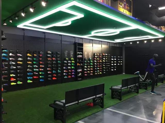 买鞋在网上买还是实体店,买鞋在实体店买还是网上买好