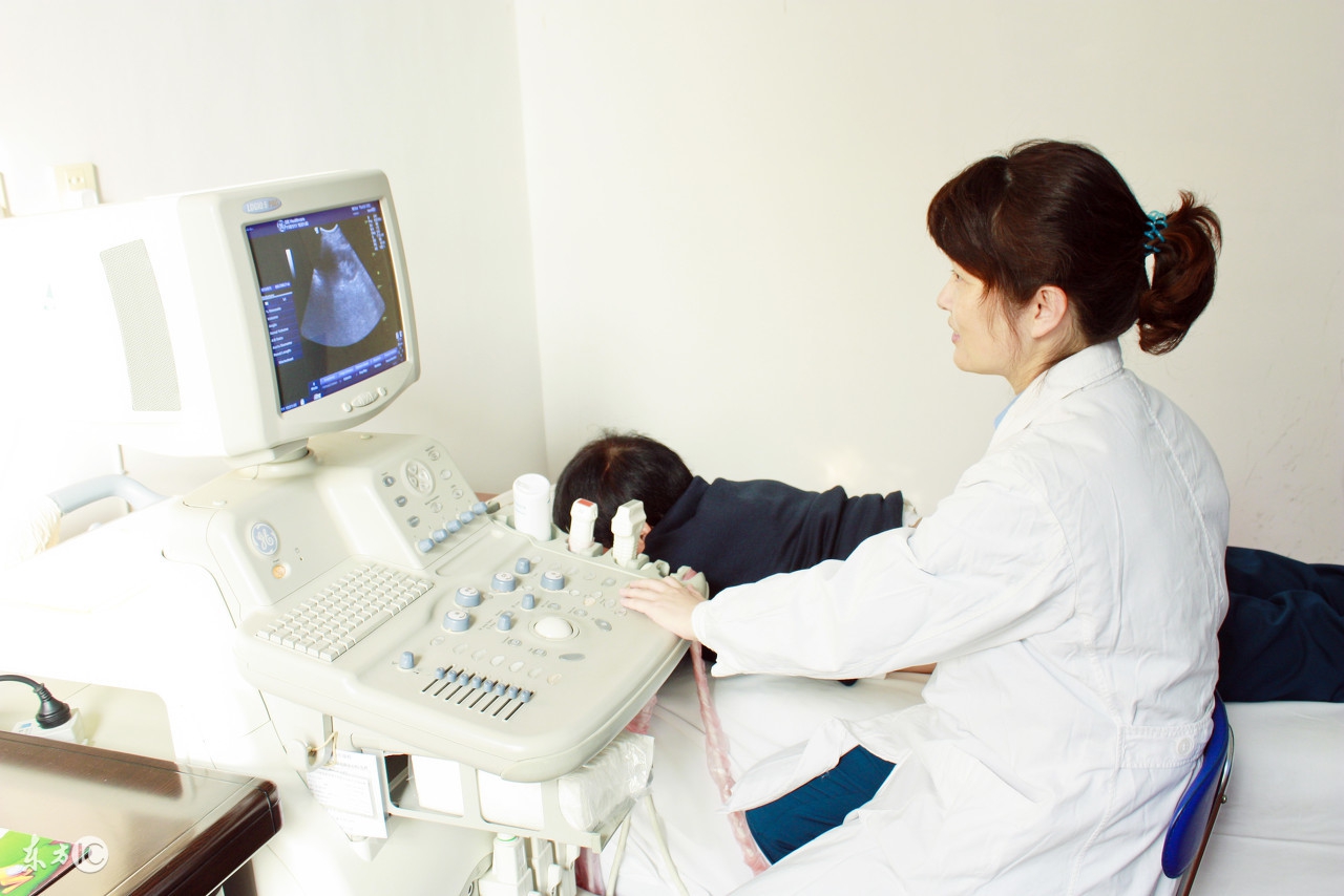 40岁高龄孕妇怀孕八个月,43岁孕妇怀孕六个月