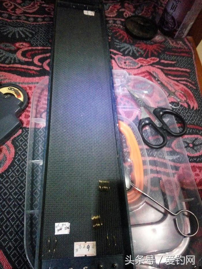 如何使用钓钩绑线器,钓鱼单钩绑线器全套方法