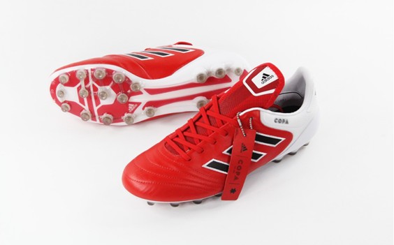 适合宽脚的碎钉足球鞋推荐,最适合亚洲脚型的足球鞋推荐