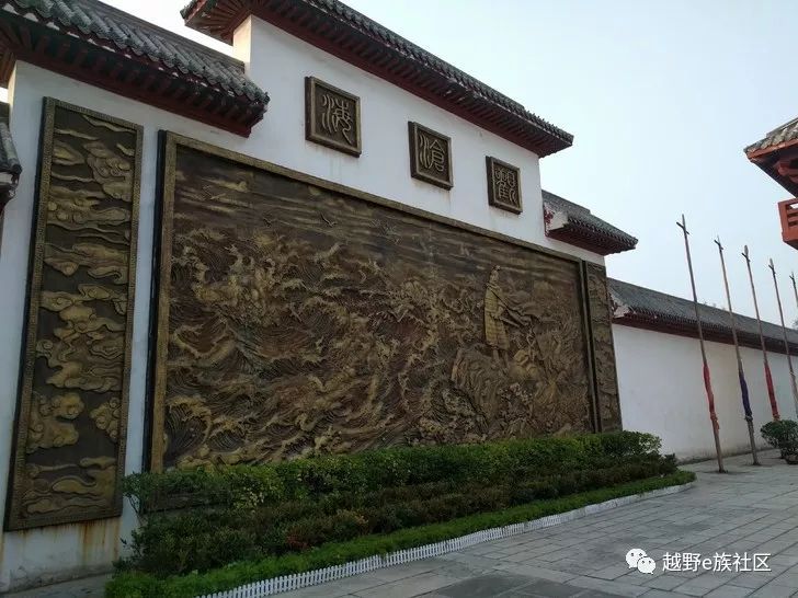 从瑞丽去畹町的路上,去畹町的路上