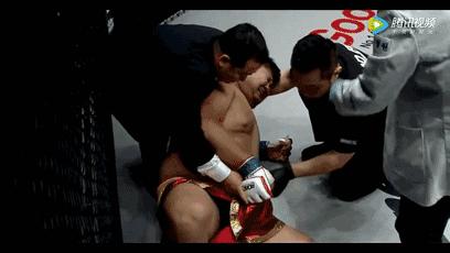 擂台被踢裆的选手后续,盘点擂台上被人羞辱的人