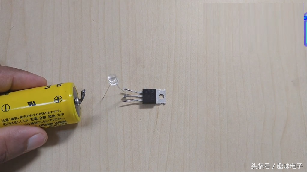 触摸开关的基础思路,简单的触摸开关电路图