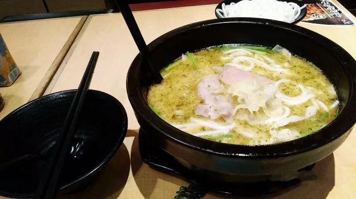 一口米线一口肉酱,一口米线一口醋