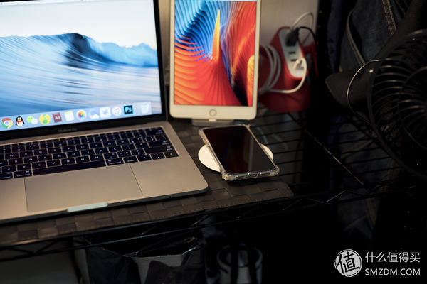 打造高颜值办公桌,打造舒适办公桌