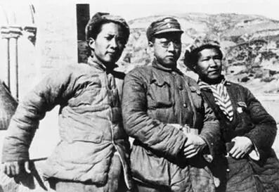 鏍″彶鏁呬簨鍒嗕韩,鏍″彶鏁呬簨浣滃搧