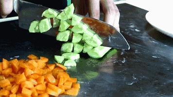 祛痘药膏不能乱用,祛痘药膏用之前能用护肤品吗