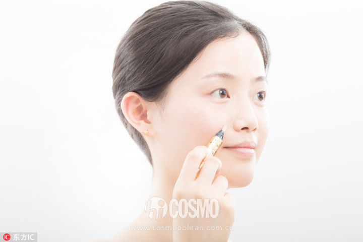 怎样去法令纹鱼尾纹泪沟最有效,人到中年怎么消除脸上的法令纹