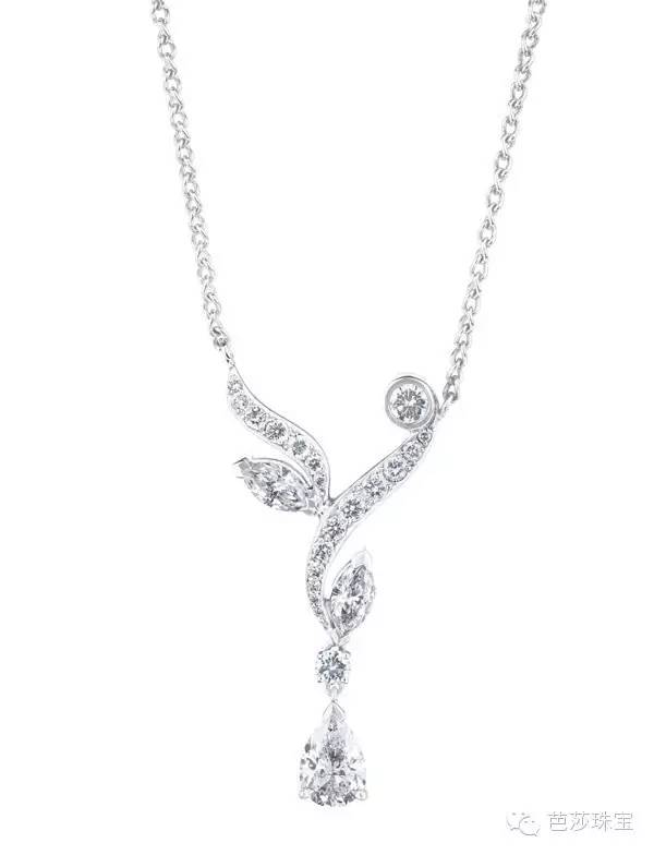 冬季如何搭配锁骨链好看,再搭配一条锁骨链真的太美了