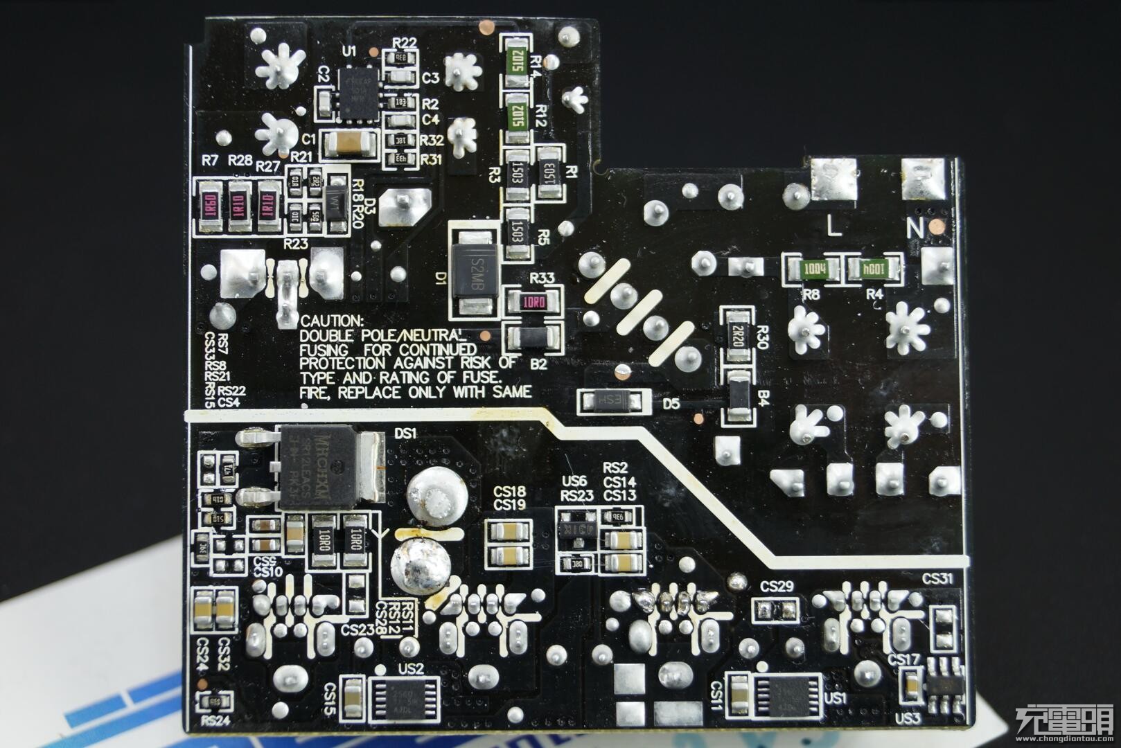 小米gan充电器65w拆解,小米65w双口充电器拆解