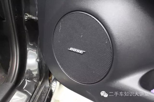 这台二手车换过悬挂、刮过底盘,但把车吊起来后,评估师惊呆了!