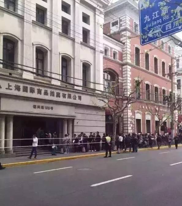 寒窗十载，不如黄牛一拍...怒摔！