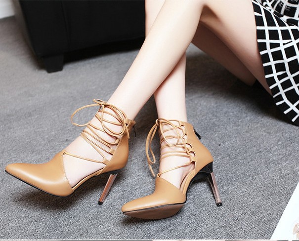绑带绝美凉鞋,显年轻时尚的凉鞋