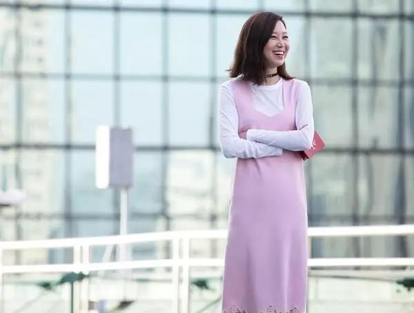 外国人穿的吊带裙,全世界都在穿的衣服