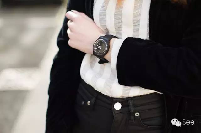 18万左右的名表,1500元左右的dw手表