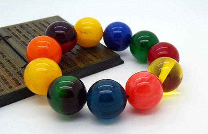 鉴别蜜蜡真假视频大全,鉴别蜜蜡真假可以用普通紫光灯吗