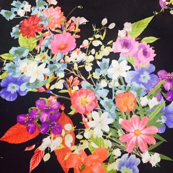 影响服装廓形的重要部位,影响服装颜色的因素