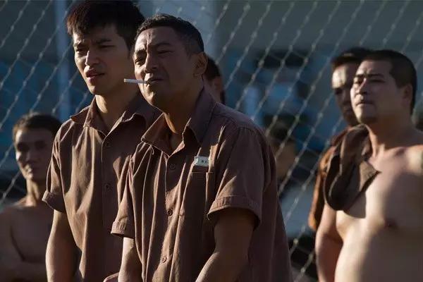 盘点港片监狱吃牢饭,回顾港片中那些让人心疼的瞬间