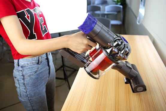 dyson戴森v8absolute手持吸尘器,dyson戴森v8除螨吸尘器测评