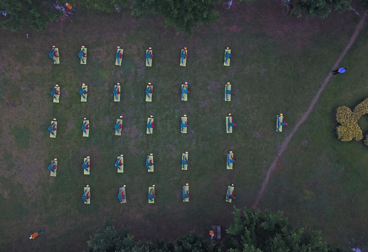 采访戒毒人员,记者采访艾滋病人