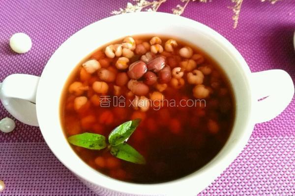 薏仁红豆汤功效,薏仁红豆汤和鸡枞一起吃会中毒吗