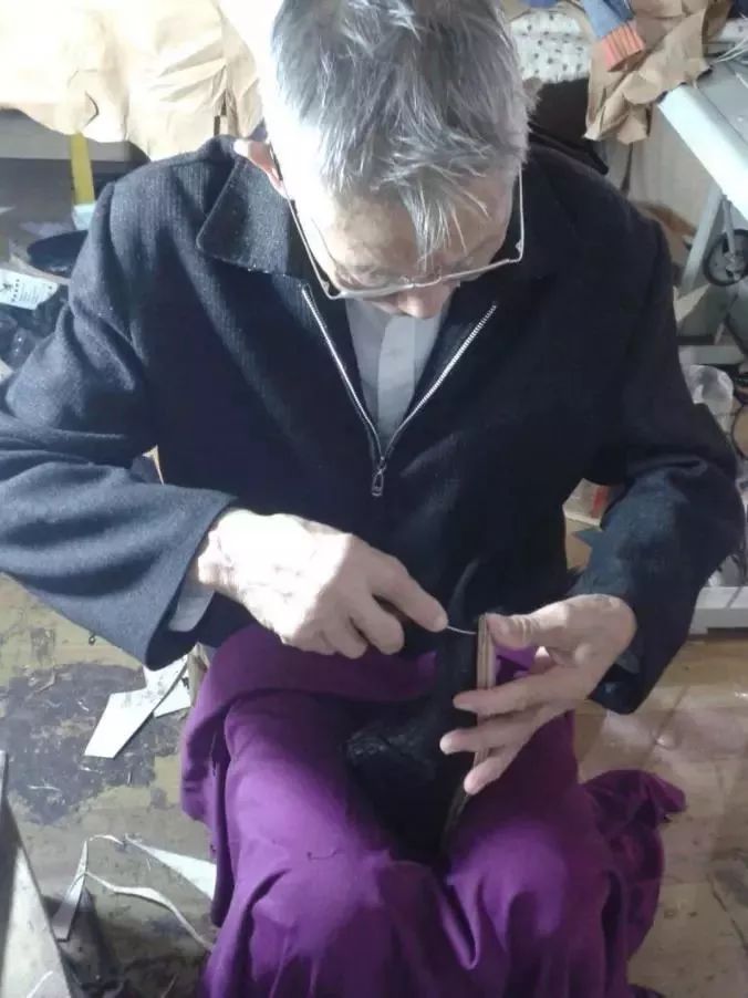 手工皮鞋老匠人,老匠手工皮鞋