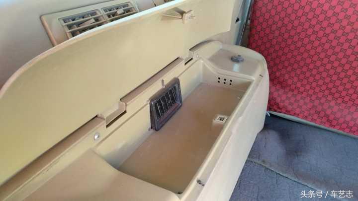 领克03后排能不能全平放倒睡觉 (国产suv可以放平睡觉的车)