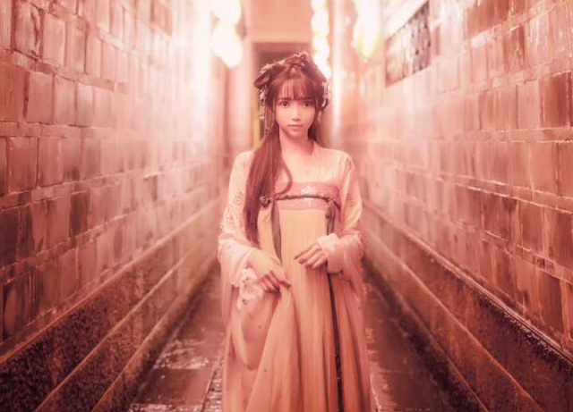 国外穿汉服上街,在日本穿汉服上街看路人反应